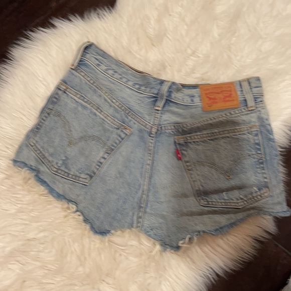 Levi’s 501 shorts size 26 from revolve - Picture 2 of 2